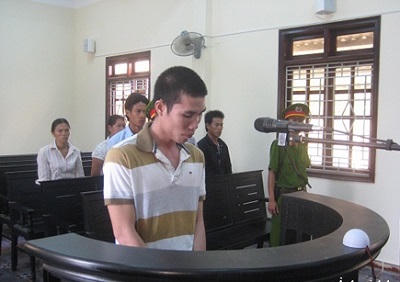 Bi kịch của yêu râu xanh xa vợ, “làm chồng” bé gái 12 tuổi