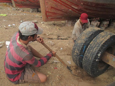 Giọt mồ hôi đẩy đoàn tàu ra khơi
