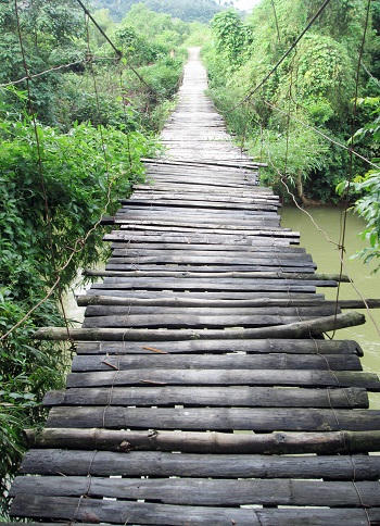 Bản Pác Nà khát khao con cầu vượt lũ