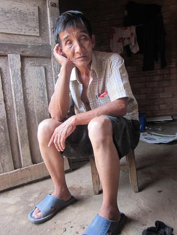 Bố bắt con trai xem “phim đen” khiến con gái thành nạn nhân