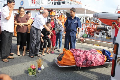 Những “người hùng” thầm lặng   giữa đại dương