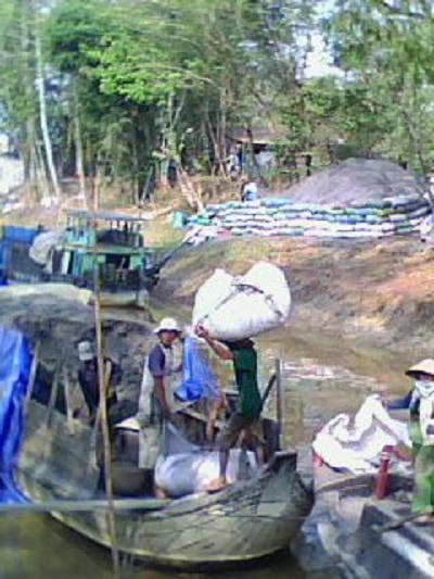 Độc đáo “thương cảng tro” ở Trà Thôn