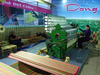 Về xứ Định thăm "chợ chiếu ma"