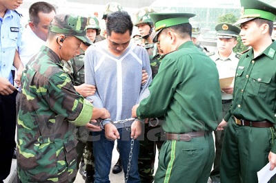 Bắt giữ 2 đối tượng trốn truy nã xuyên quốc gia