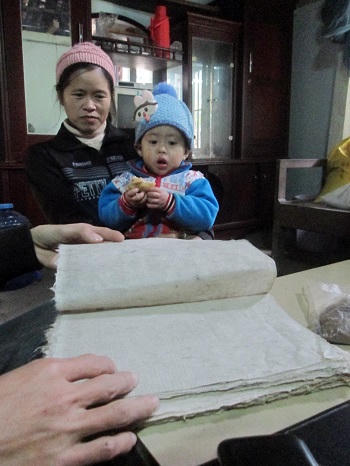 Kỹ thuật làm giấy cổ xưa đang náu mình ở Lũng Quang