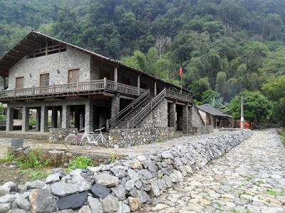 Tục thờ thần đá của người Tày ở Phúc Sen