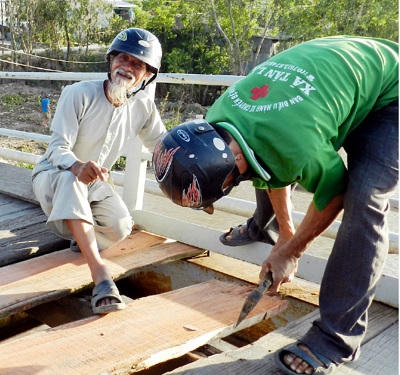 Đội quân xoá cầu khỉ và "chủ tịch" đoàn cấy mướn của người nghèo