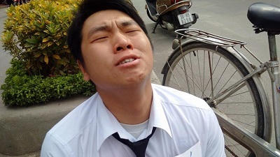 9x đeo biển quỳ trước cổng đài THVN xin việc