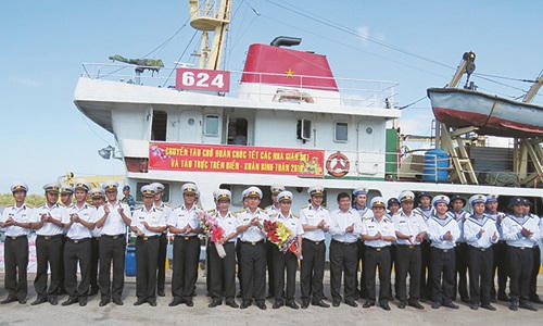 Tết ấm ở đảo Tiền