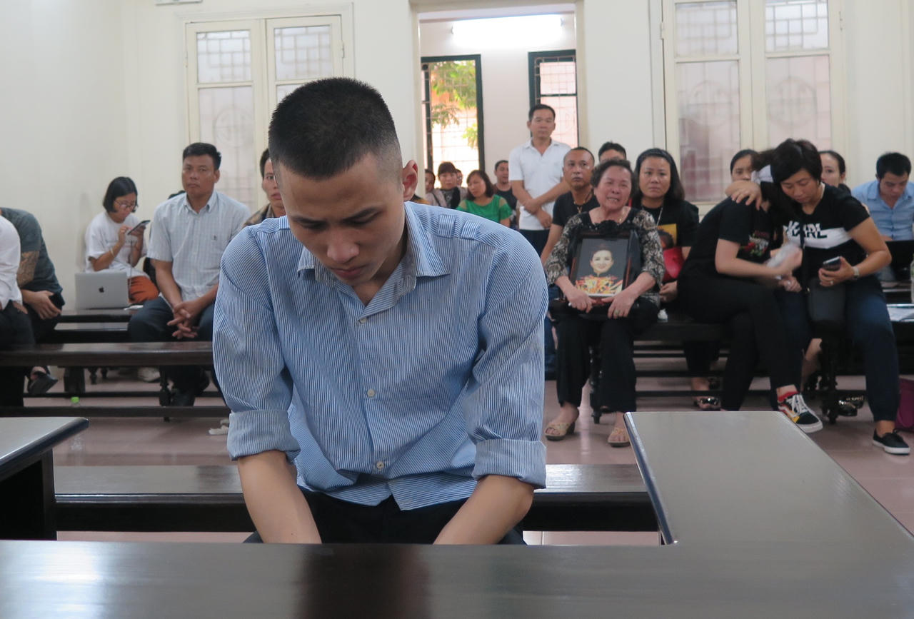 Vụ giết người ở chung cư cao cấp: Con gái nạn nhân bật khóc đòi hung thủ đền mạng cho mẹ