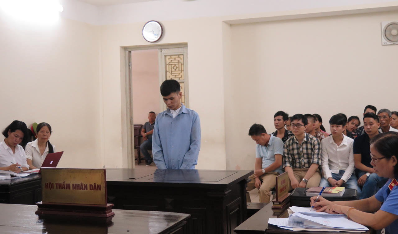 9X trộm 300 chỉ vàng để chơi đế chế, bóng đá online