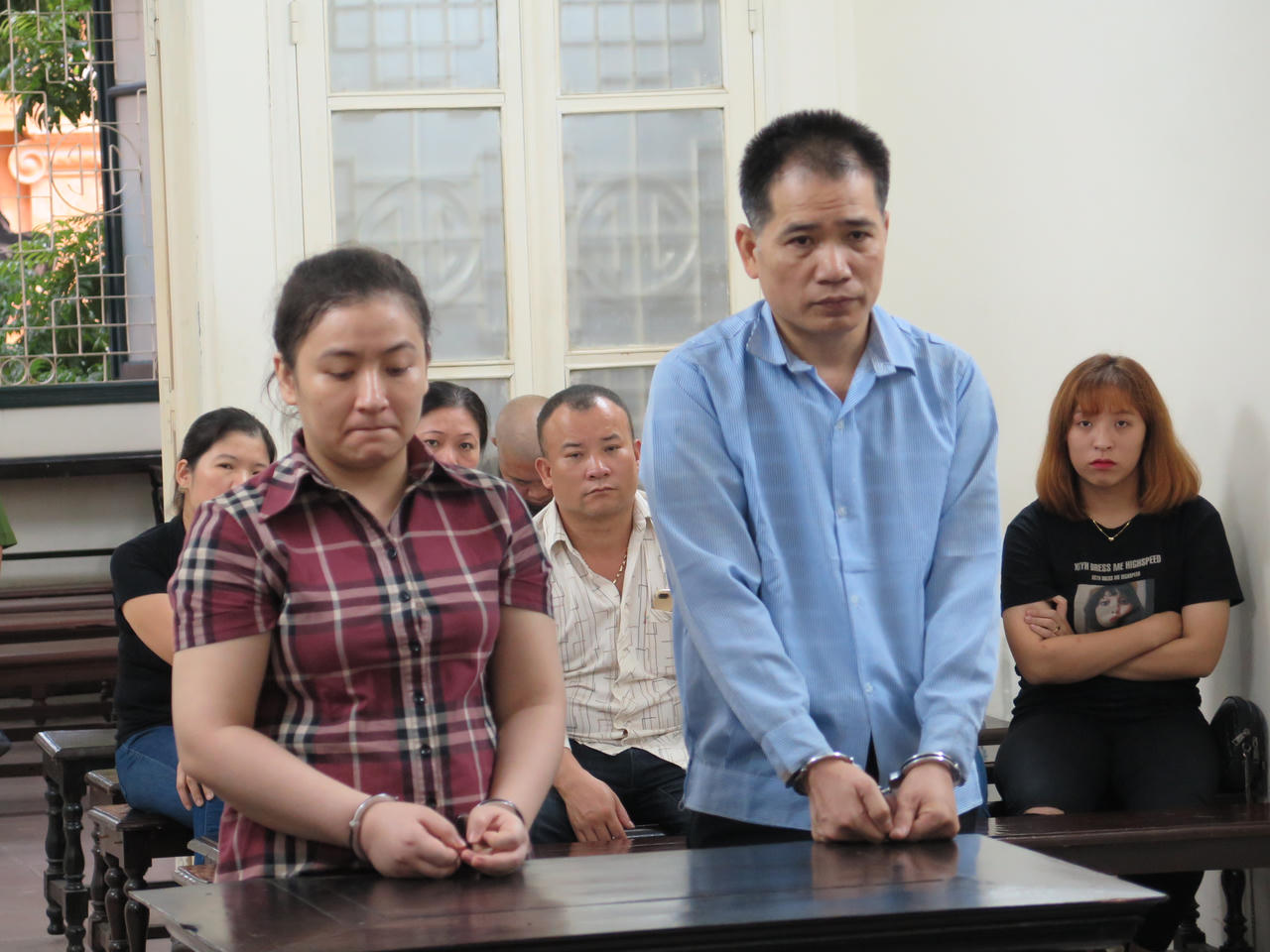 Theo người tình mới quen vào tù sau lần đi mua ô tô