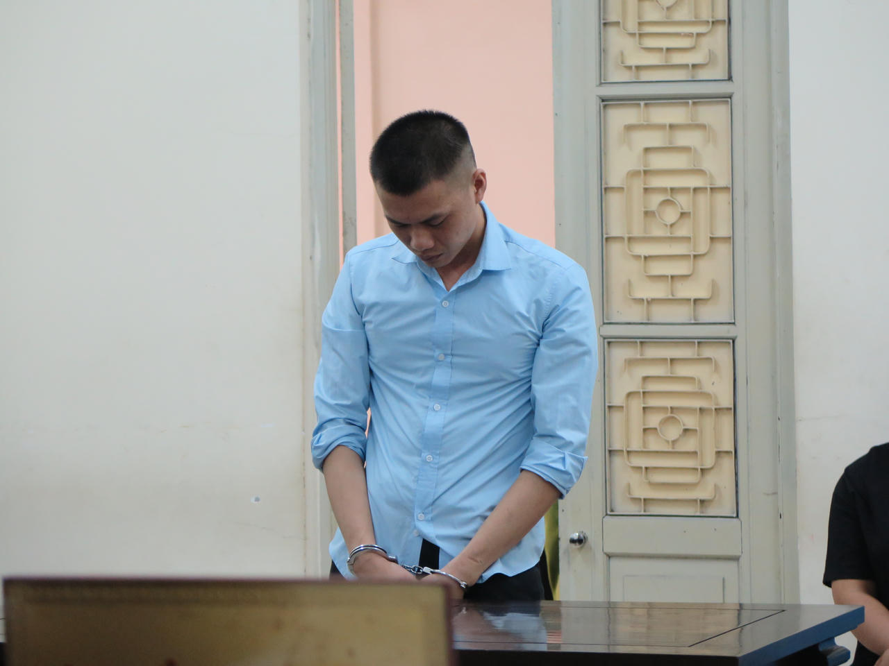 Nước mắt người chồng viết lên thi thể vợ hai chữ “phản bội”