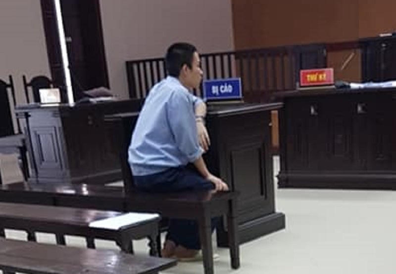 Tăng án gấp 3 lần kẻ nhiều lần làm 'trò vợ chồng' với bé gái