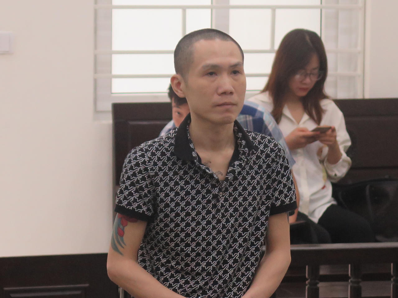 Người đàn ông cuồng ghen lao xe máy vào vợ lĩnh án chung thân