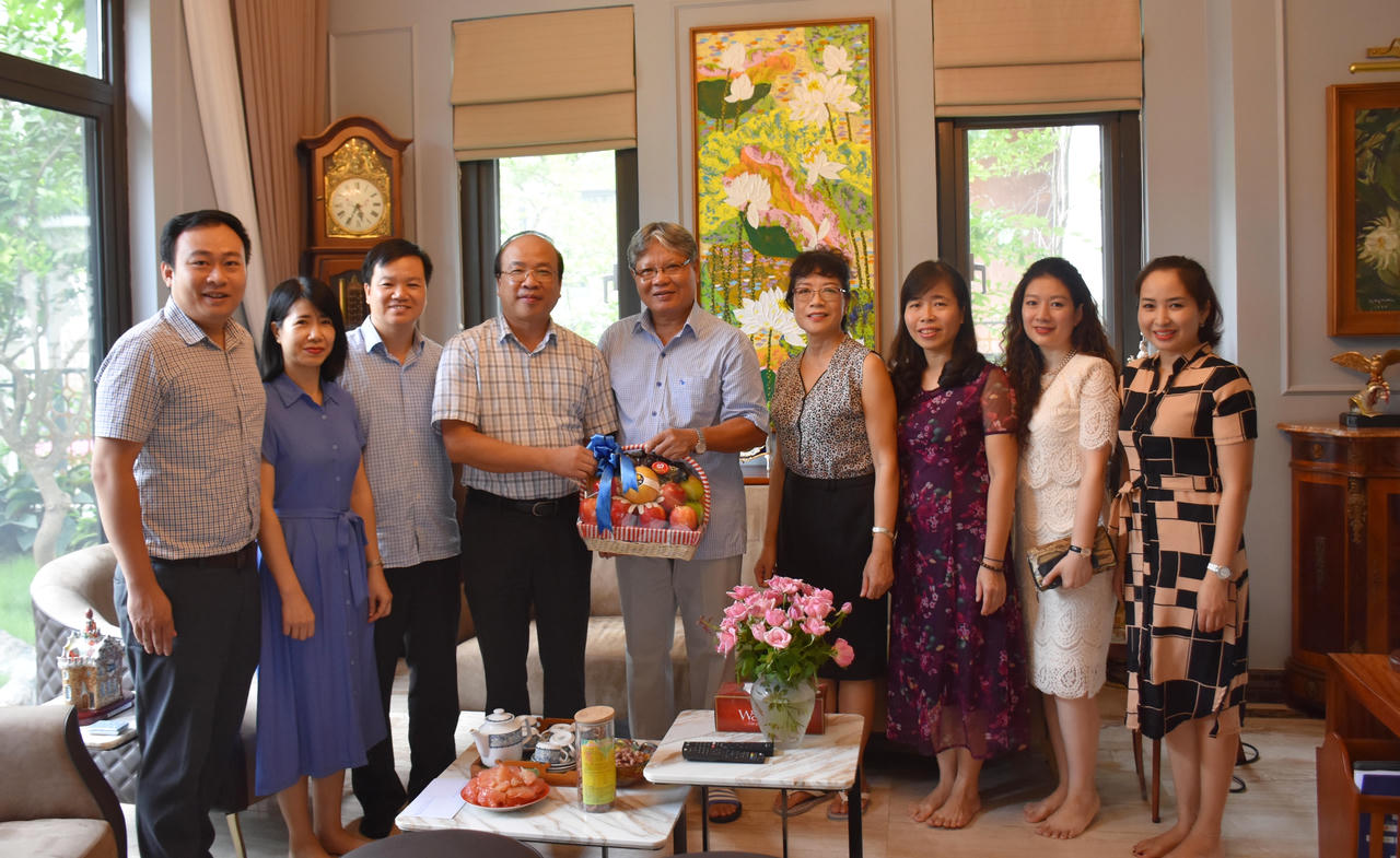 Lãnh đạo Bộ Tư pháp thăm hỏi và tri ân các thế hệ lãnh đạo đi trước