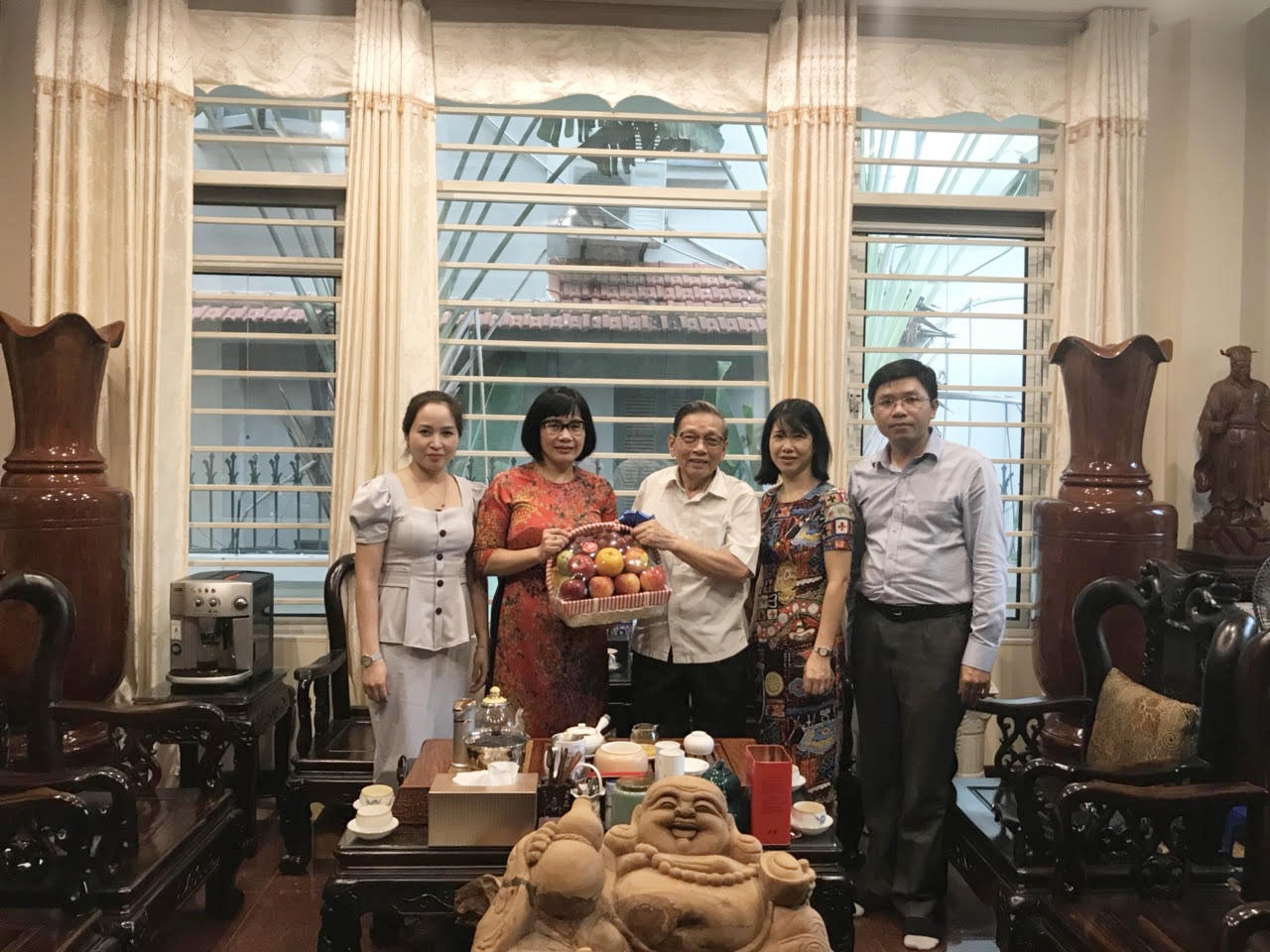 Lãnh đạo Bộ Tư pháp thăm hỏi và tri ân các thế hệ lãnh đạo đi trước