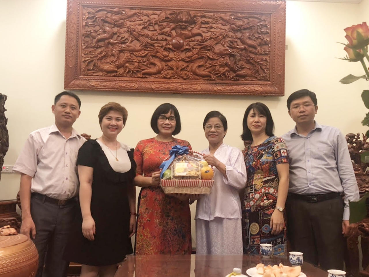 Lãnh đạo Bộ Tư pháp thăm hỏi và tri ân các thế hệ lãnh đạo đi trước