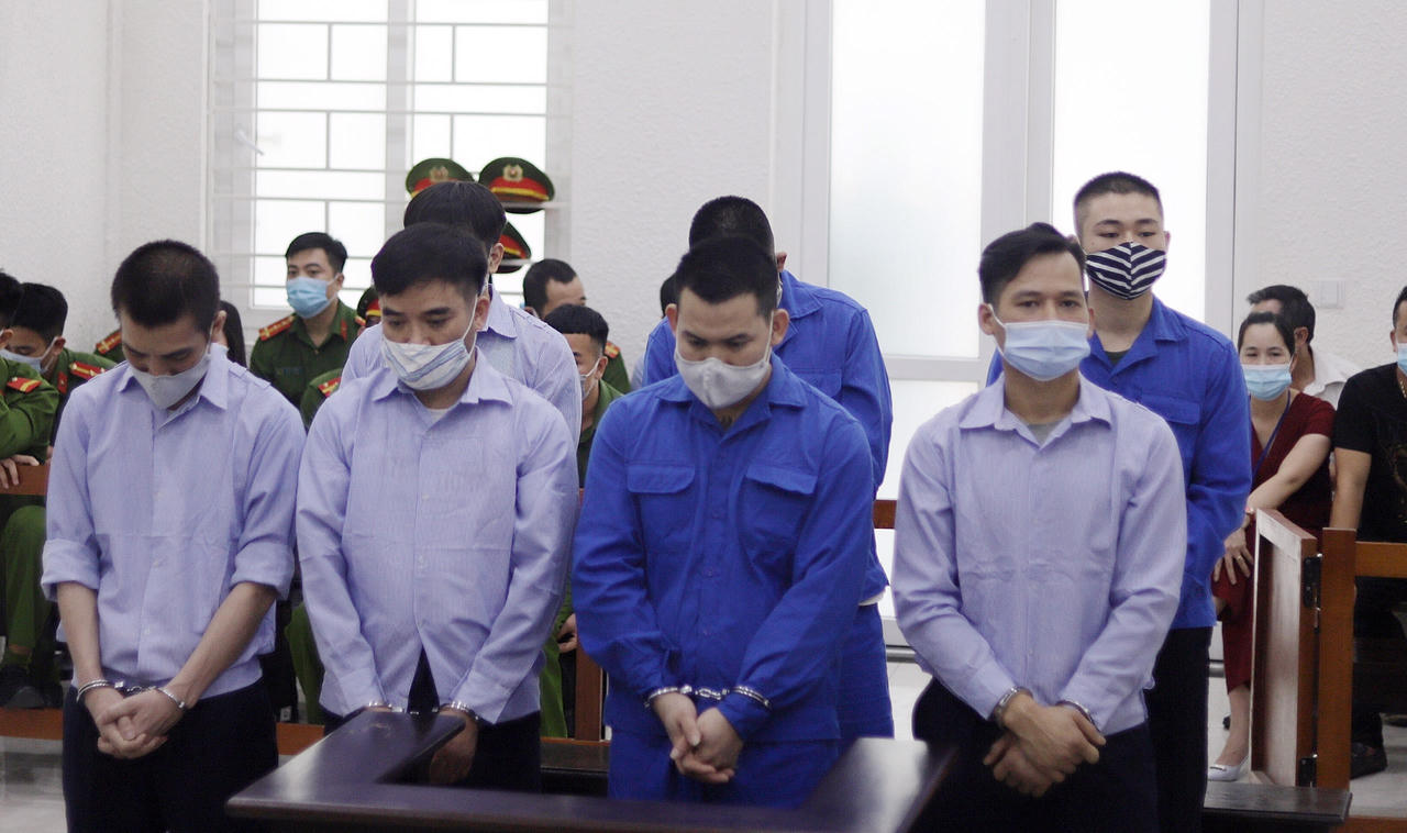 Cùng đồng bọn cưỡng đoạt tài sản, Quang “Ram bô” lĩnh án