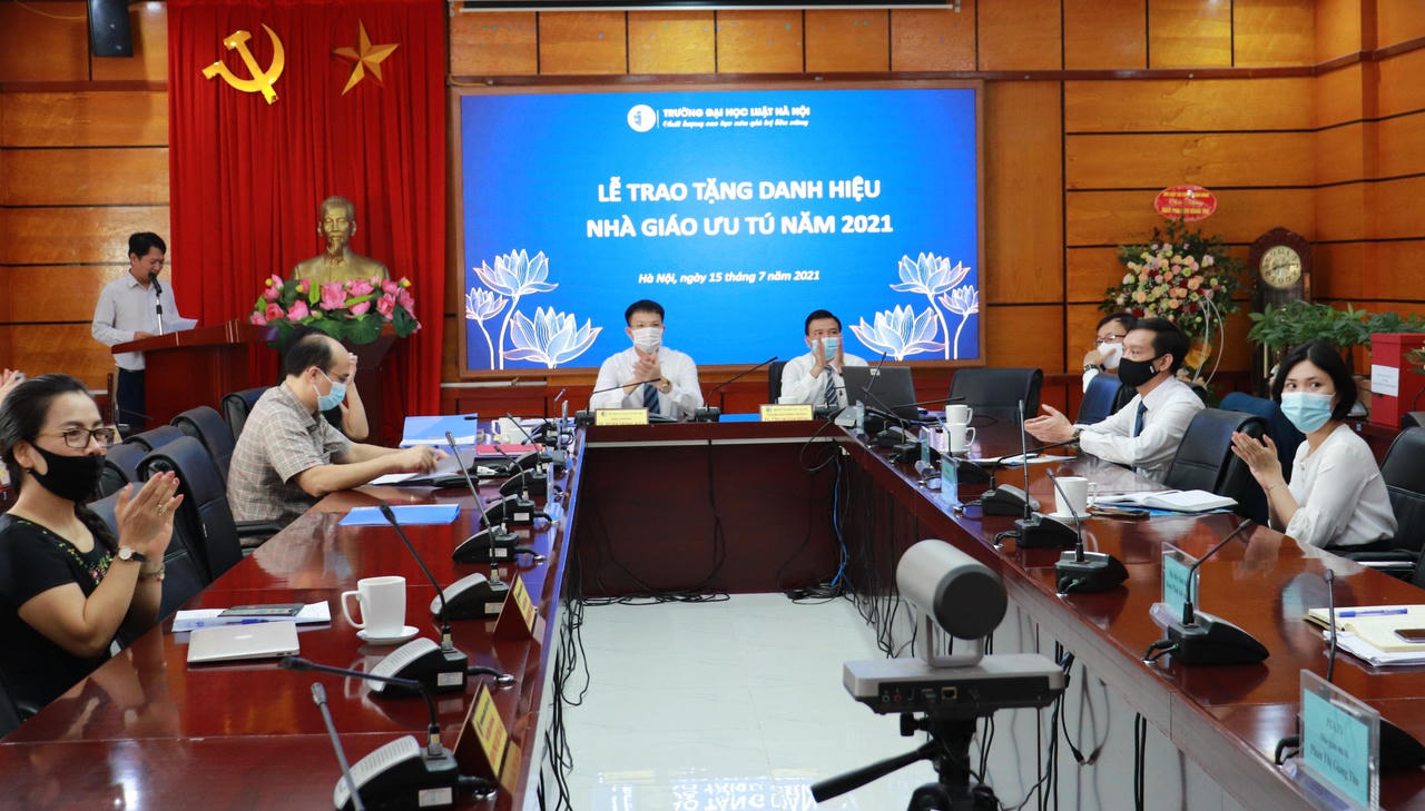 Đại học Luật Hà Nội tổ chức Hội nghị giao ban, công bố nhiều quyết định quan trọng