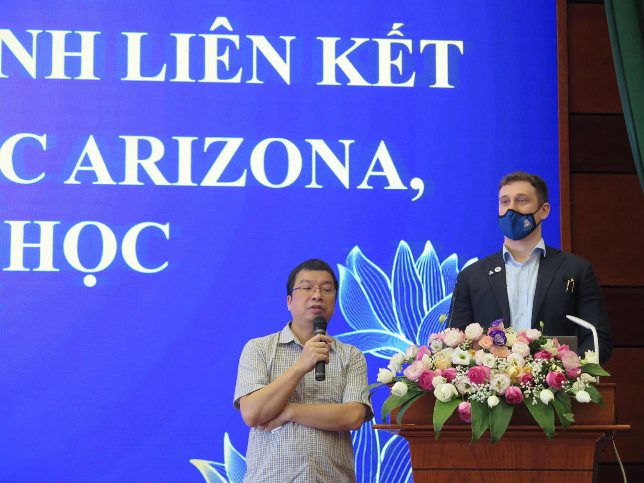 Đại học Luật Hà Nội tổ chức Lễ nhập học cho sinh viên học liên kết với Đại học Arizona