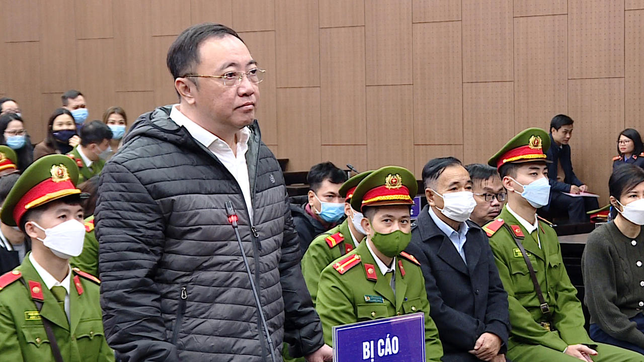 Khi các thầy thuốc nhân dân vướng vòng lao lý