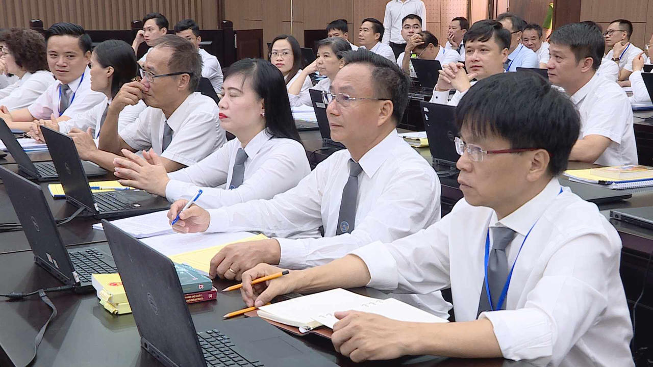 Vụ án “Chuyến bay giải cứu”: Người duy nhất bị đề nghị tử hình bật khóc xin tù có thời hạn