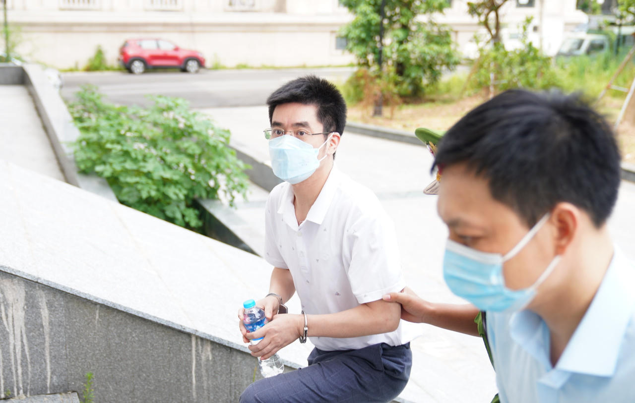 Tòa tuyên án 54 bị cáo trong vụ án “Chuyến bay giải cứu”