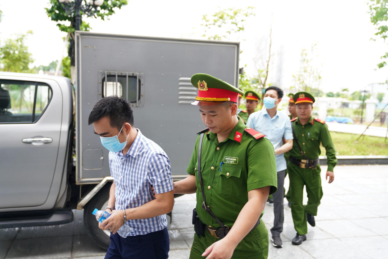 Tòa tuyên án 54 bị cáo trong vụ án “Chuyến bay giải cứu”