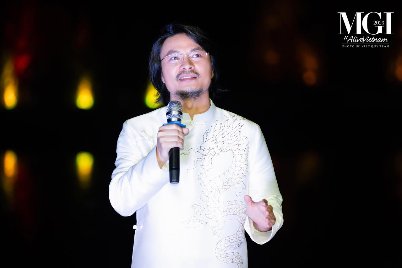 Thí sinh Miss Grand mặc áo tứ thân, nhảy sạp, xem Tinh hoa Bắc Bộ