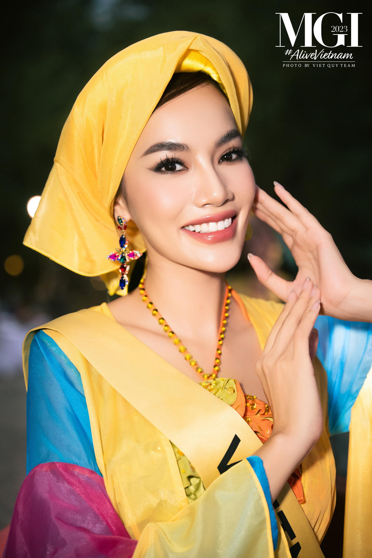 Thí sinh Miss Grand mặc áo tứ thân, nhảy sạp, xem Tinh hoa Bắc Bộ