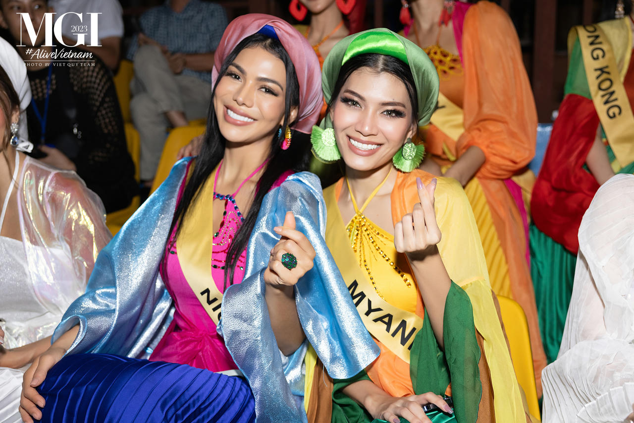 Thí sinh Miss Grand mặc áo tứ thân, nhảy sạp, xem Tinh hoa Bắc Bộ