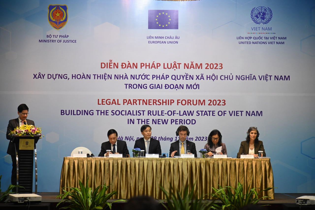 Xây dựng, hoàn thiện Nhà nước pháp quyền xã hội chủ nghĩa Việt Nam trong giai đoạn mới