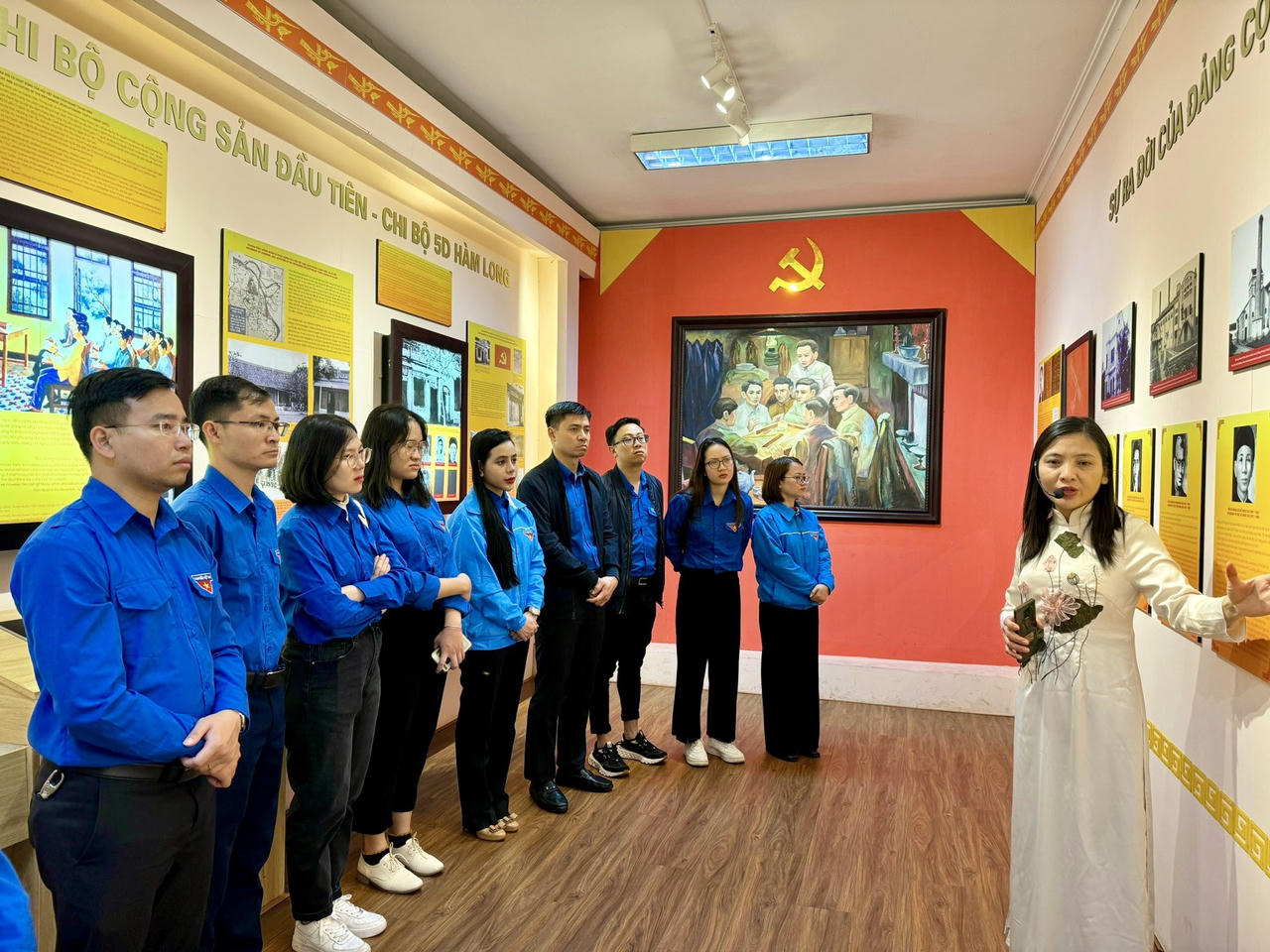 Tuổi trẻ Bộ Tư pháp dâng hương nơi thành lập Chi bộ Cộng sản đầu tiên ở Việt Nam