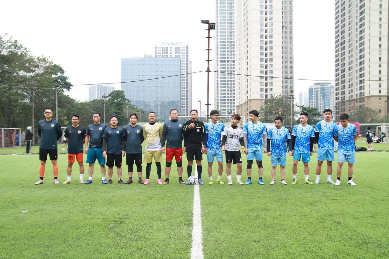 Giải bóng đá Mùa Xuân lần thứ VI diễn ra sôi nổi