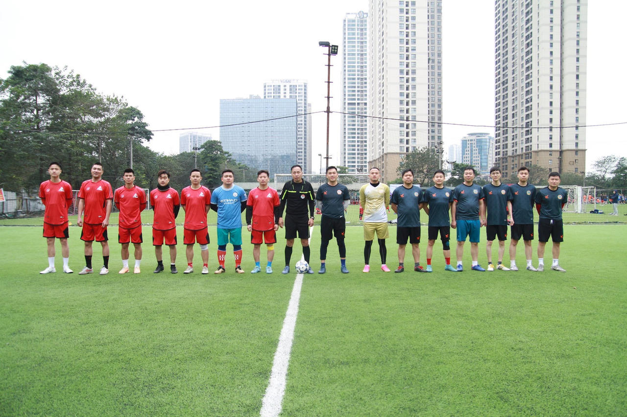 Giải bóng đá Mùa Xuân lần thứ VI diễn ra sôi nổi