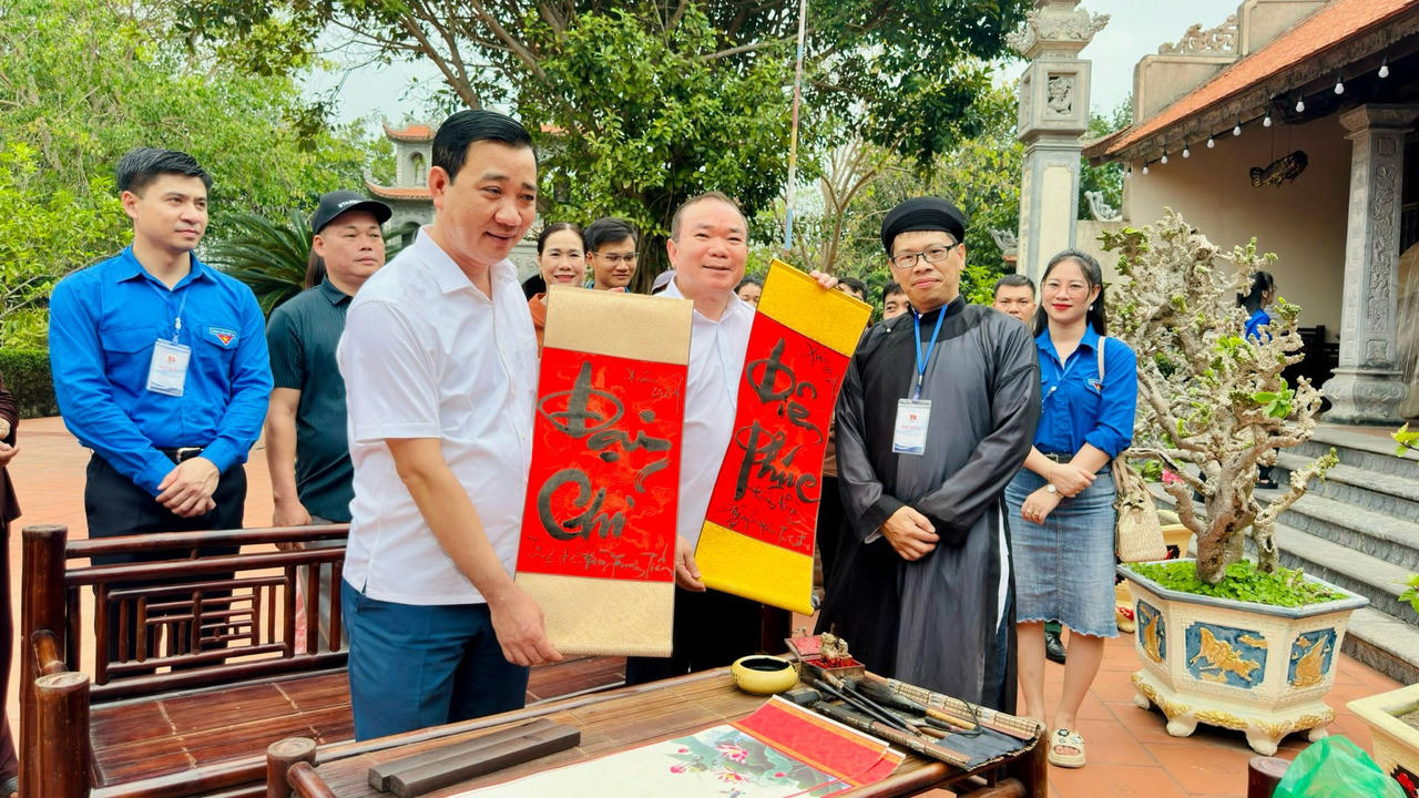 Nhiều hoạt động ý nghĩa trong hành trình “Tuổi trẻ vì biển đảo quê hương năm 2024” 