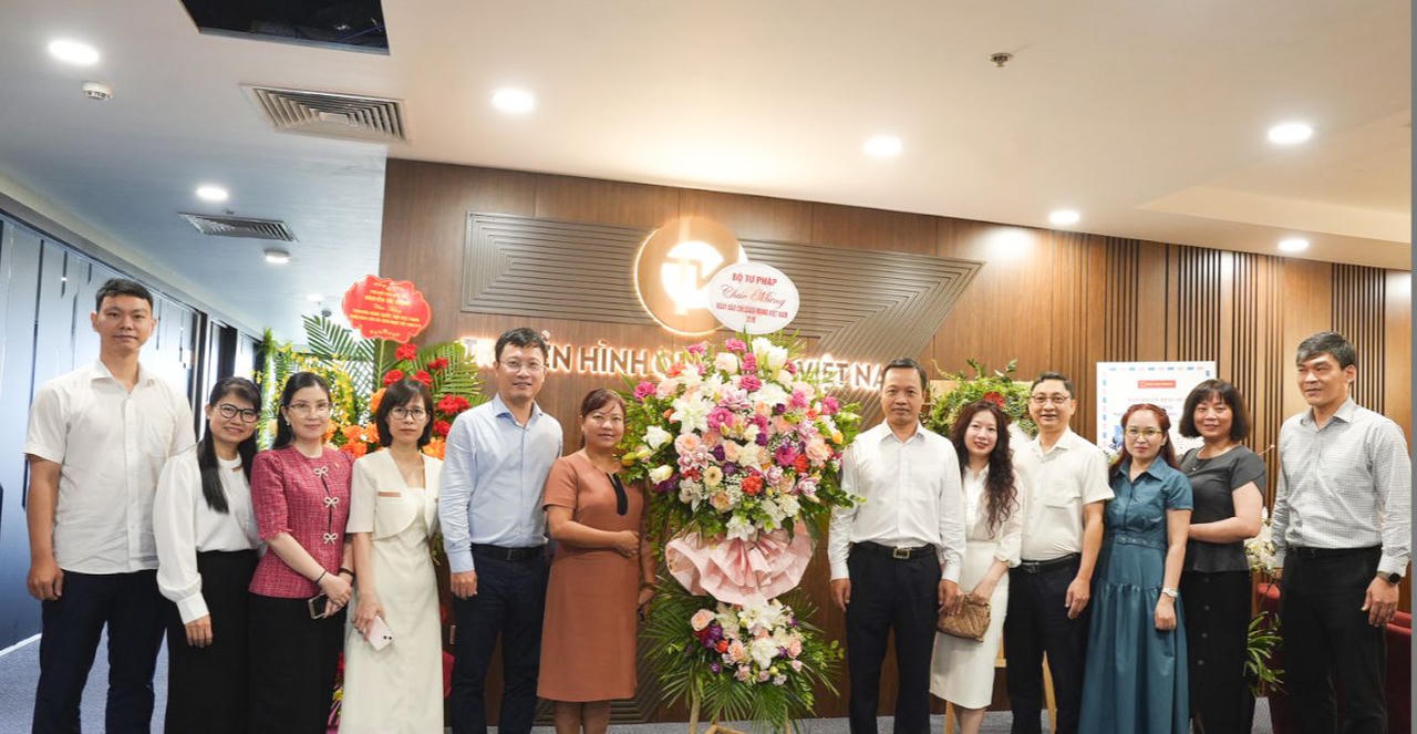 Lãnh đạo Bộ Tư pháp chúc mừng Ngày Báo chí cách mạng Việt Nam 21/6