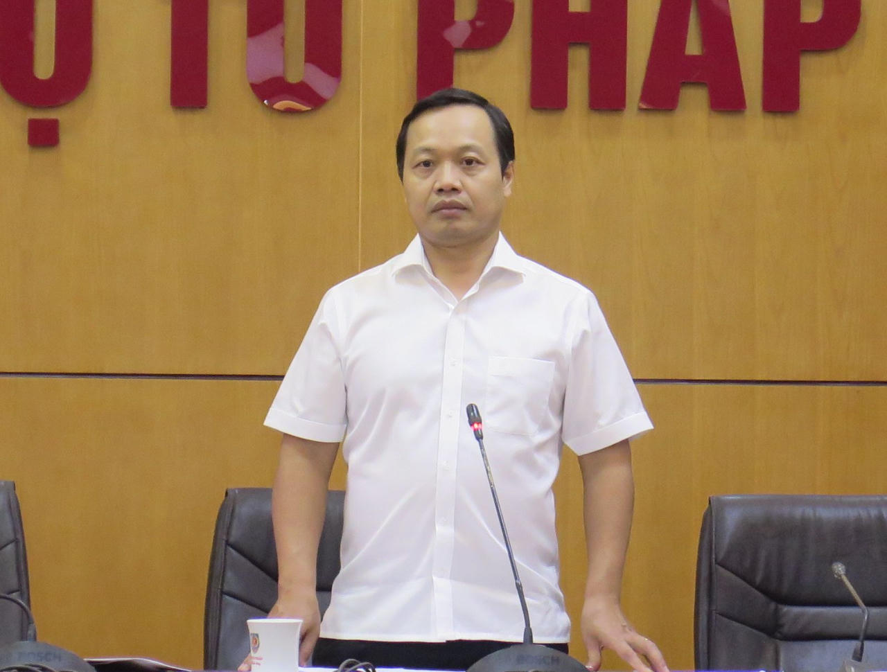 Xây dựng cơ chế, chính sách cho người làm công tác xây dựng pháp luật