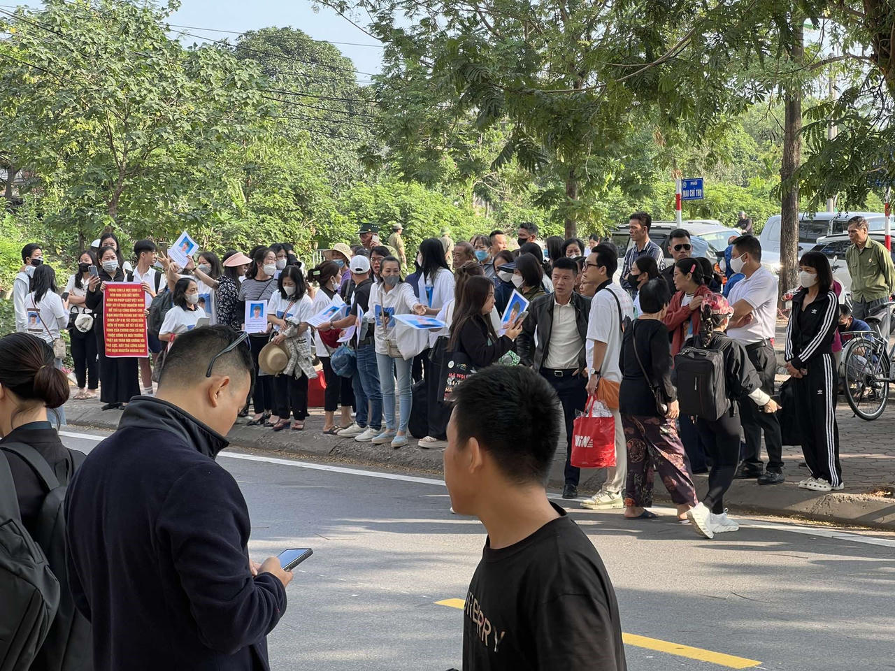 Nam sinh lớp 8 bị đánh dẫn đến tử vong ở Hà Nội: Hoãn phiên tòa vì bị cáo bị ốm