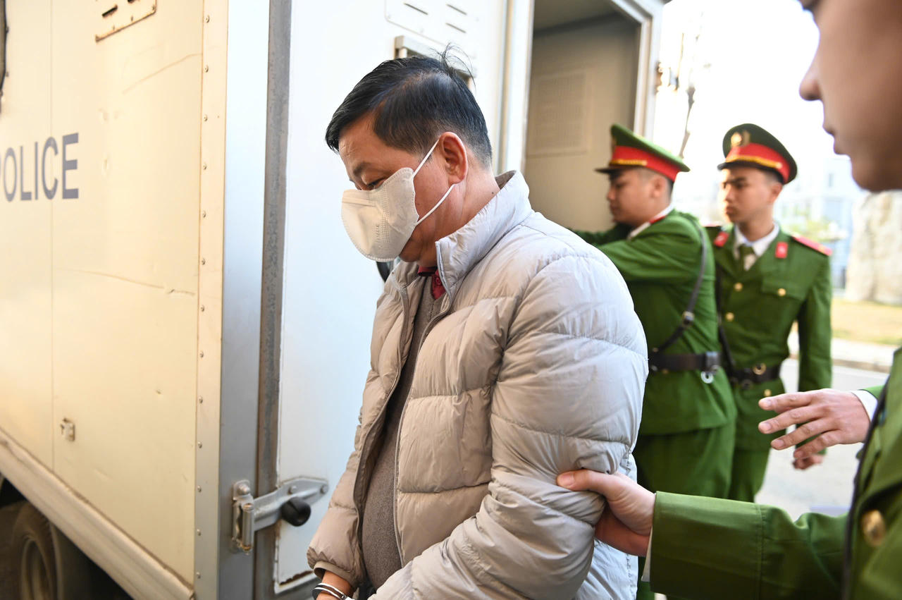 Cựu Bộ trưởng Mai Tiến Dũng và đại gia Nguyễn Cao Trí sức khỏe yếu, đang điều trị bệnh