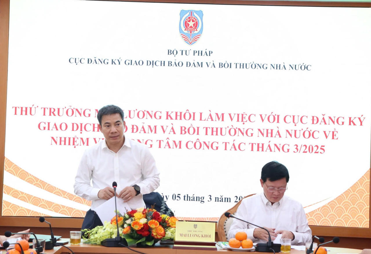 Thứ trưởng Mai Lương Khôi làm việc với Cục Đăng ký giao dịch bảo đảm và Bồi thường Nhà nước