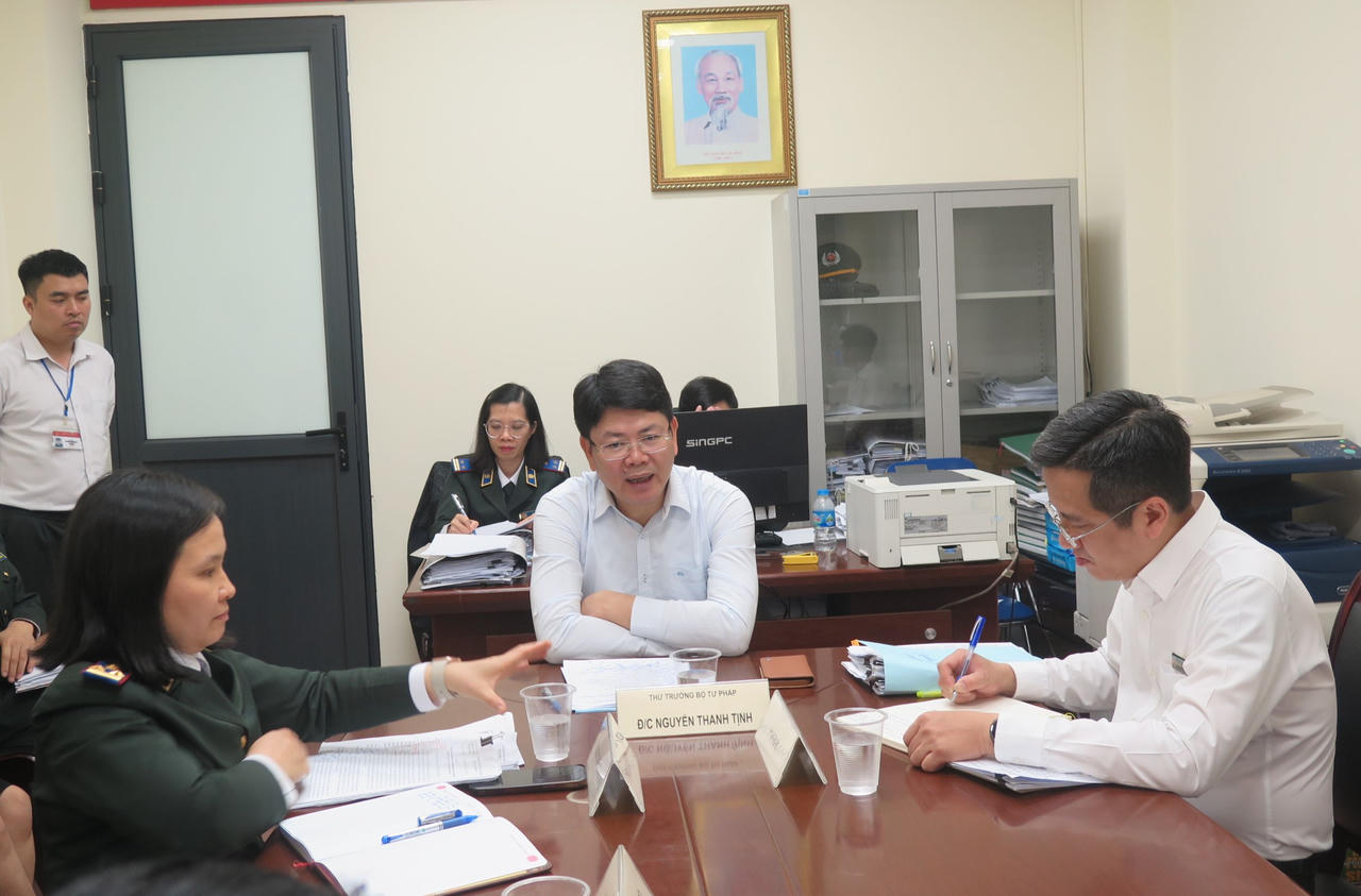 Thứ trưởng Bộ Tư pháp Nguyễn Thanh Tịnh tiếp công dân định kỳ tháng 3/2025