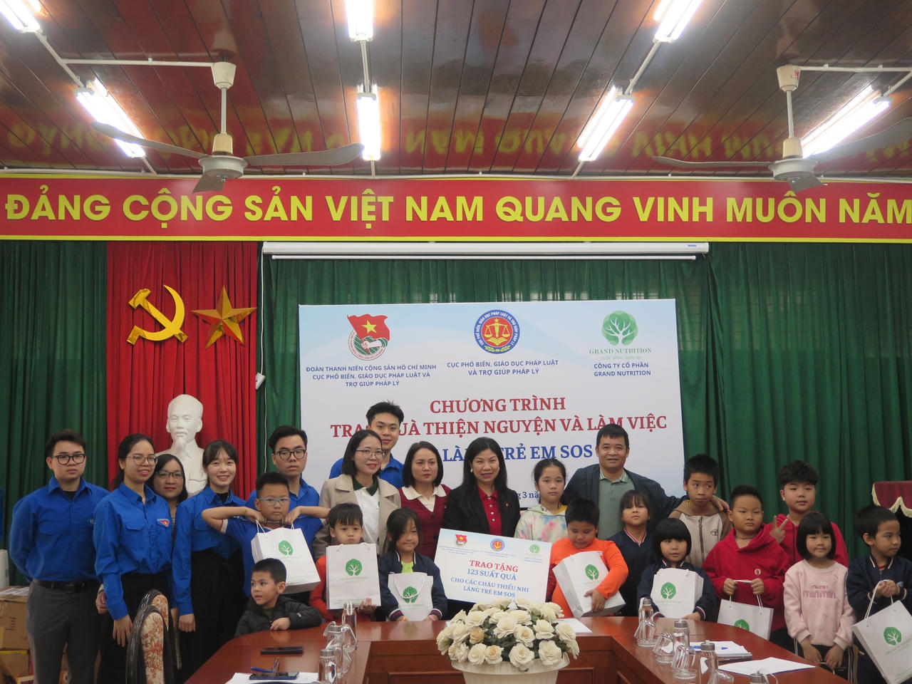 Cục Phổ biến, giáo dục pháp luật và Trợ giúp pháp lý: Lan tỏa yêu thương tại Làng trẻ em SOS tại Hà Nội