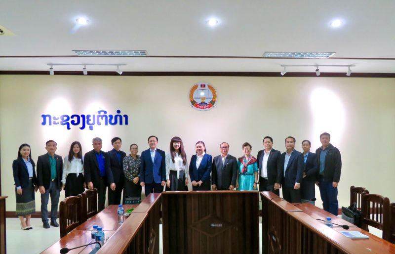 Đoàn công tác của Bộ Tư pháp Việt Nam sang làm việc tại Bộ Tư pháp Lào