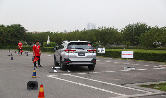 Nhiều trải nghiệm thú vị tại “Chạm, thử, tin” tại thành phố Toyota 