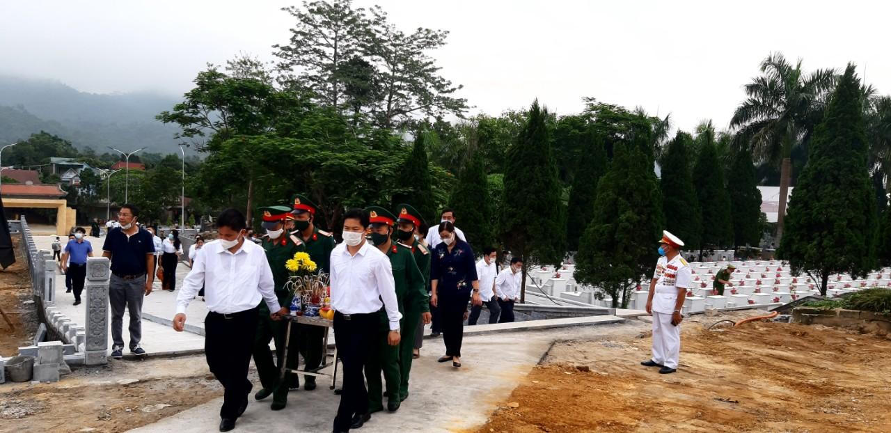 Truy điệu và an táng các Anh hùng liệt sĩ hy sinh trên chiến trường Vị Xuyên 