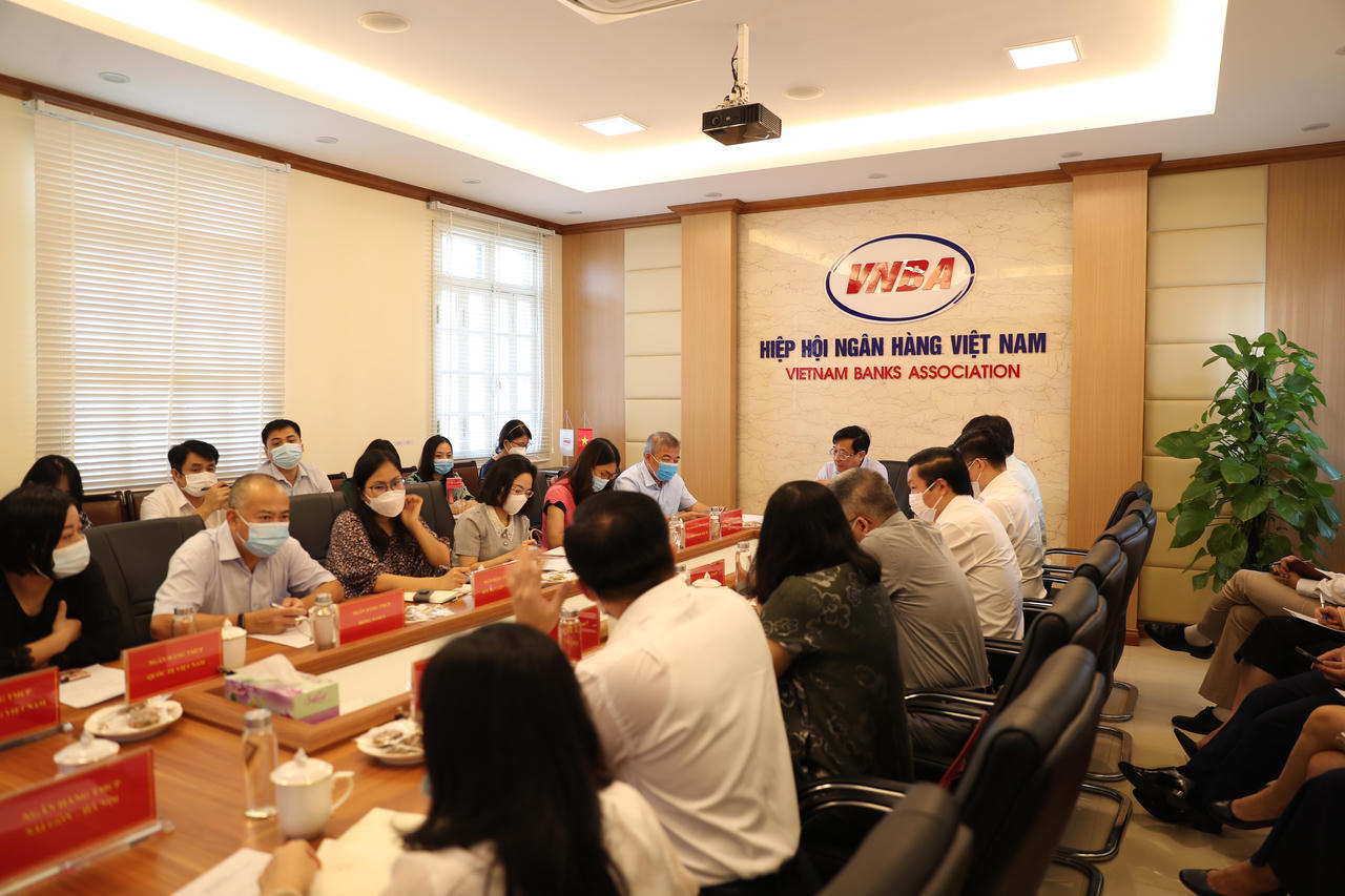 Các ngân hàng đồng thuận giảm lãi suất ngay trong tháng 7