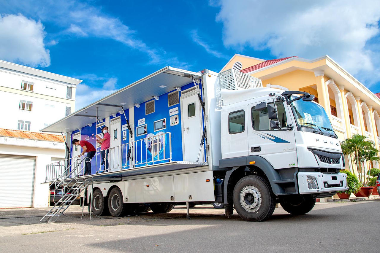 SCB tặng Bình Thuận xe xét nghiệm lưu động trị giá 15 tỷ đồng