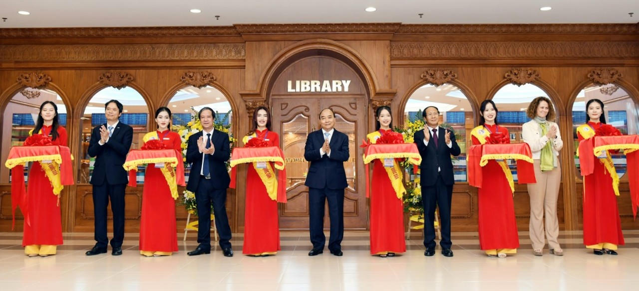 Chủ tịch nước Nguyễn Xuân Phúc: Đại học Kinh tế quốc dân phải đi tiên phong trong đổi mới